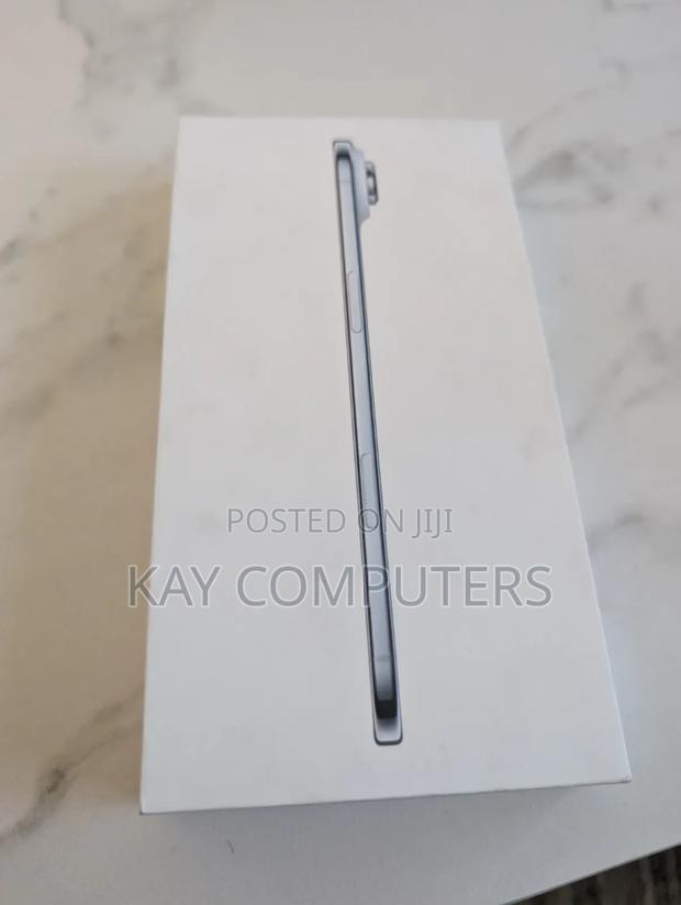 New Apple iPhone Air 256 GB White photo 3