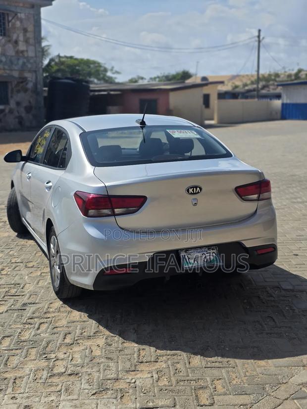 Kia Rio S Sedan 2018 Silver