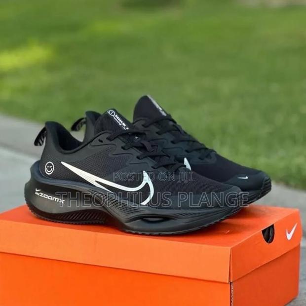 Original Nike Zoom Sneaker. · Photo 4