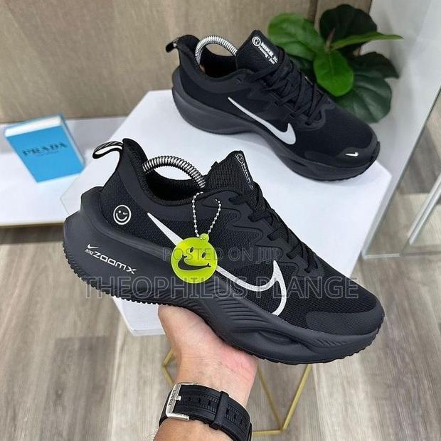 Original Nike Zoom Sneaker. · Photo 3