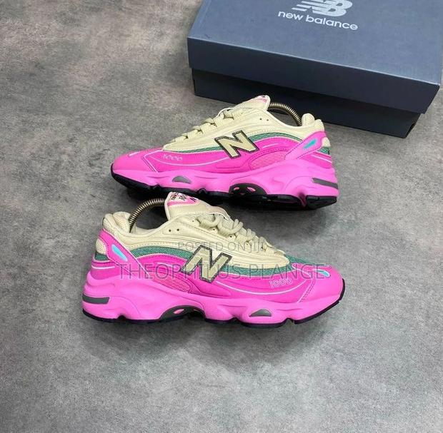 Pink New Balance 1000 Sneaker · Photo 4