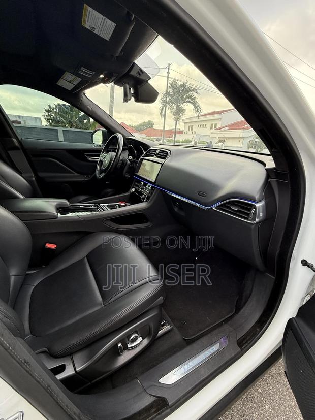 Jaguar F-Pace 25t AWD 2020 White