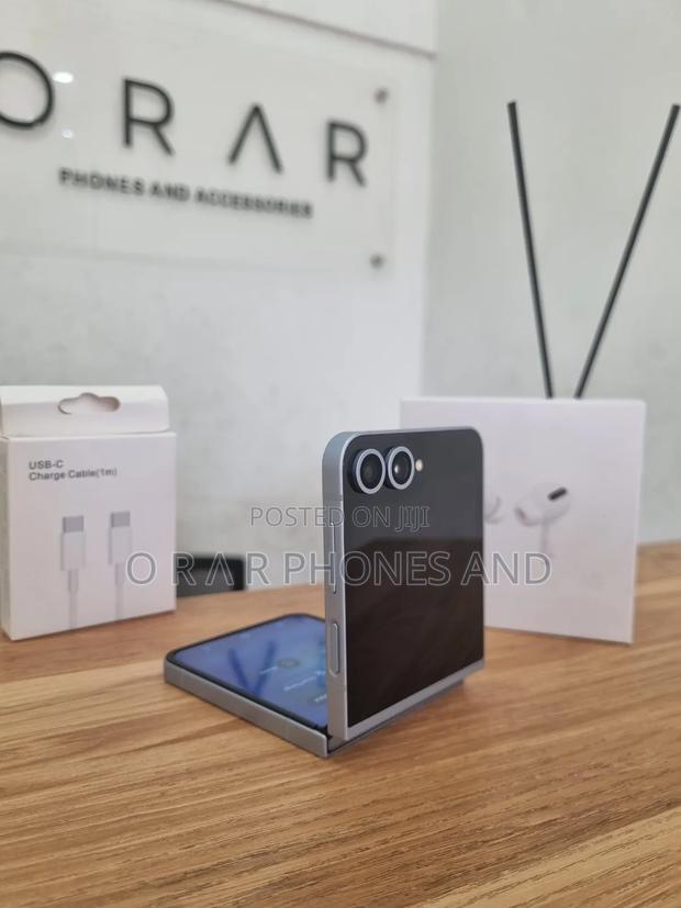 Samsung Galaxy Z Flip6 256 GB Blue photo 5