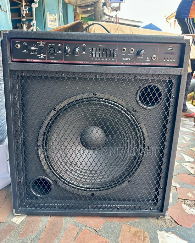 Yamaha Ba300 Bass Guitar Combo