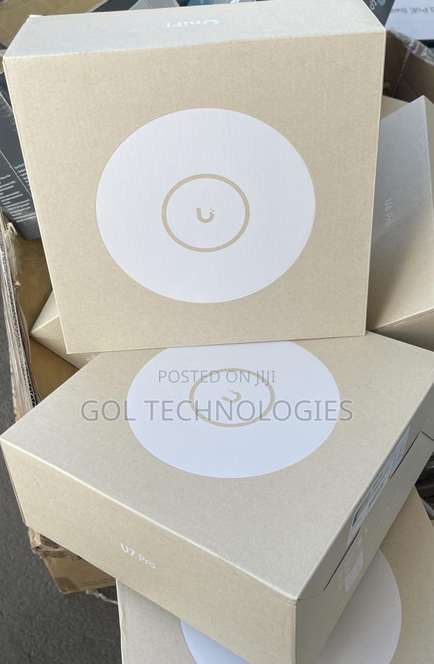 Ubiquiti's U7-Pro Tri-Band Wifi 7 Ceiling Access Point · Photo 4