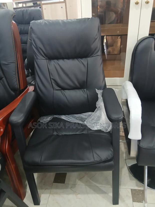 Platform Chair Leather · Photo 2