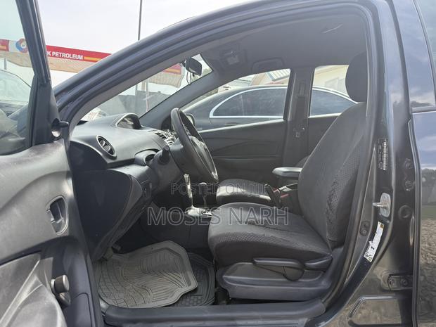 Toyota Yaris 2008 Gray