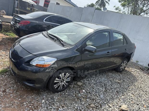 Toyota Yaris 2008 Gray