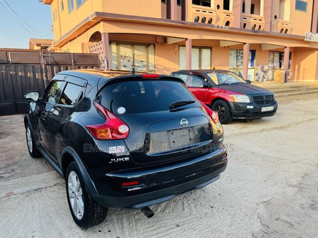 Nissan Juke SV 2013 Black photo 4