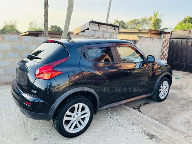Nissan Juke SV 2013 Black photo 9