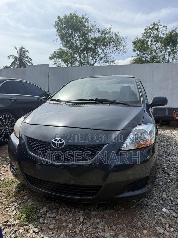 Toyota Yaris 2008 Gray