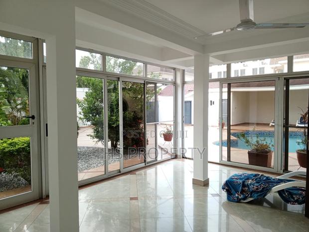 4bdrm House in Ridge for rent photo 4
