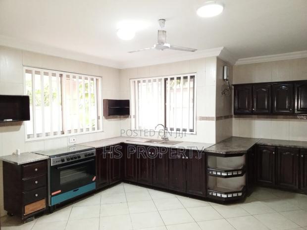 4bdrm House in Ridge for rent photo 8