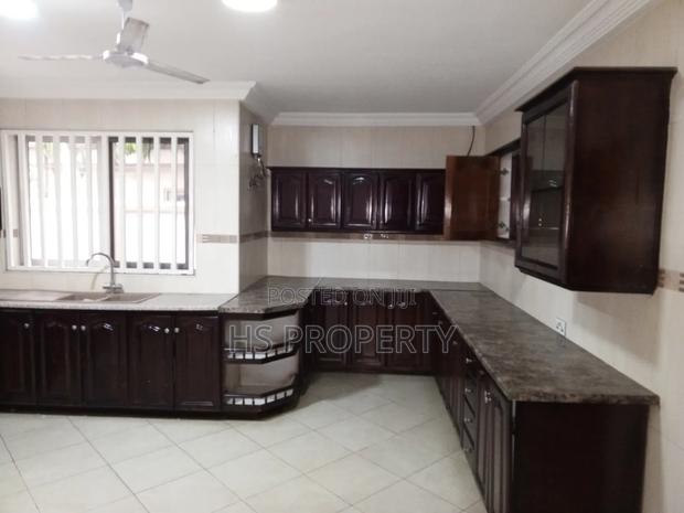 4bdrm House in Ridge for rent photo 9