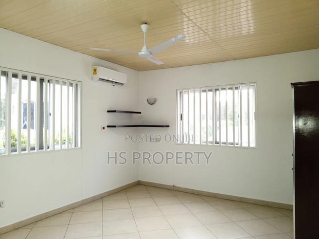 4bdrm House in Ridge for rent photo 16