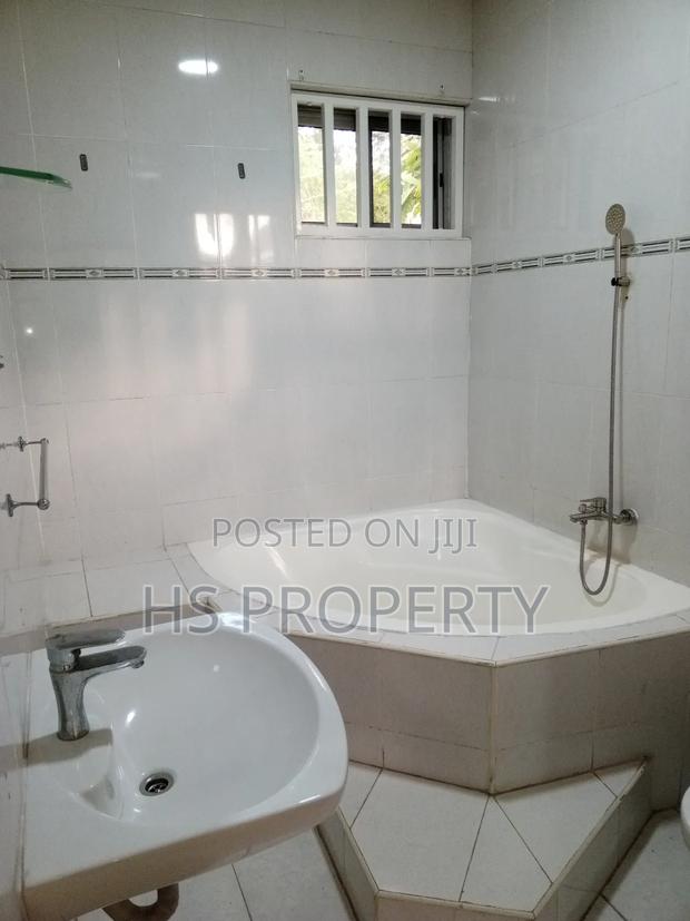 4bdrm House in Ridge for rent photo 17