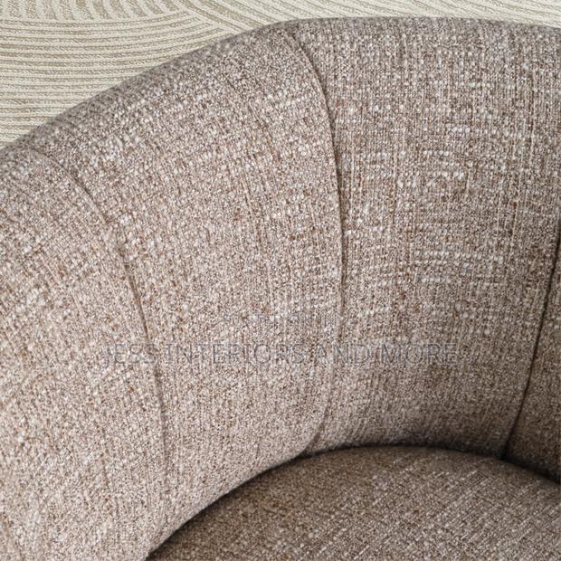 Accent Chair (Round Back) photo 5