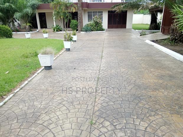 5bdrm House in Airport Residential Area for rent