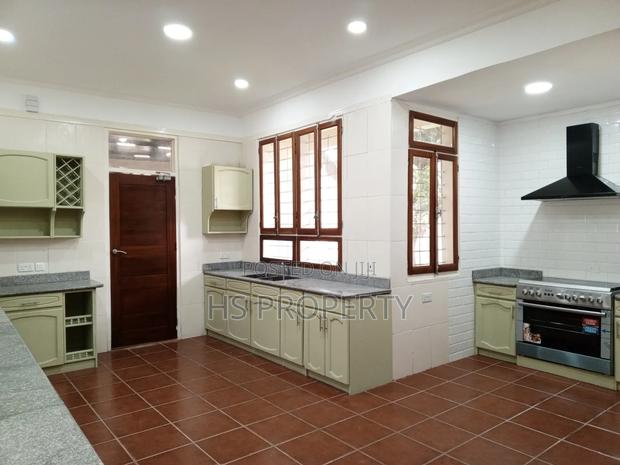 5bdrm House in Airport Residential Area for rent photo 4