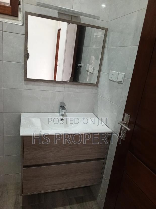 5bdrm House in Airport Residential Area for rent photo 9