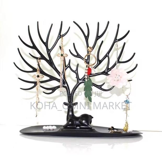 Necklace and Ring Stand · Photo 4