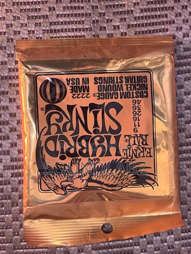 Ernie Ball Hybrid Slinky Electric Guitar Strings. · Photo 3