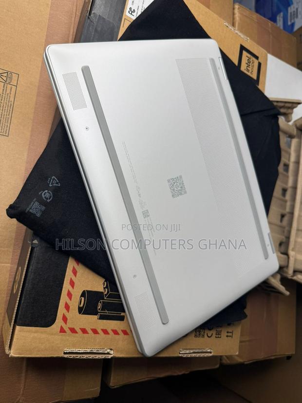 New Laptop HP OmniBook 5 14" 8GB Intel Core 5 SSD 512GB photo 4
