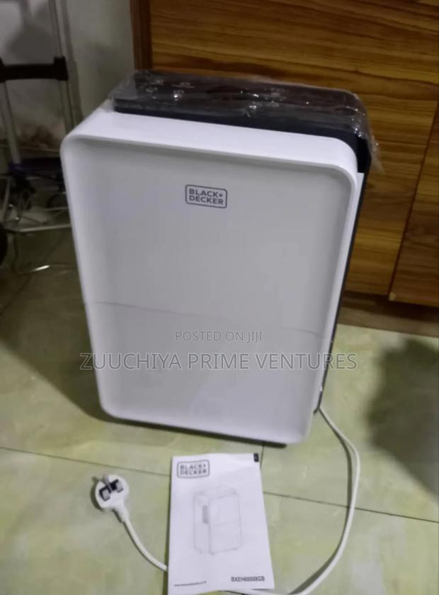 30.L Black+Decker Dehumidifier From Uk photo 2