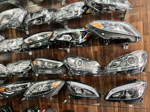 Mercedes Benz Head Light photo 2