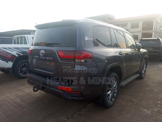 Toyota Land Cruiser 3.5 Petrol 4WD 2022 Gray photo 2