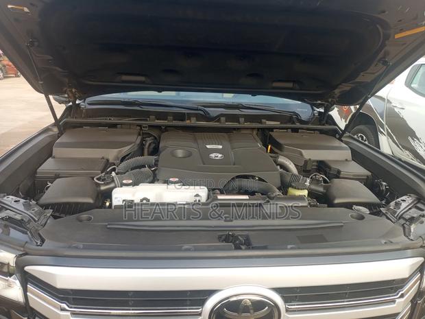 Toyota Land Cruiser 3.5 Petrol 4WD 2022 Gray photo 5