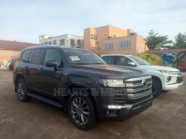Toyota Land Cruiser 3.5 Petrol 4WD 2022 Gray photo 9