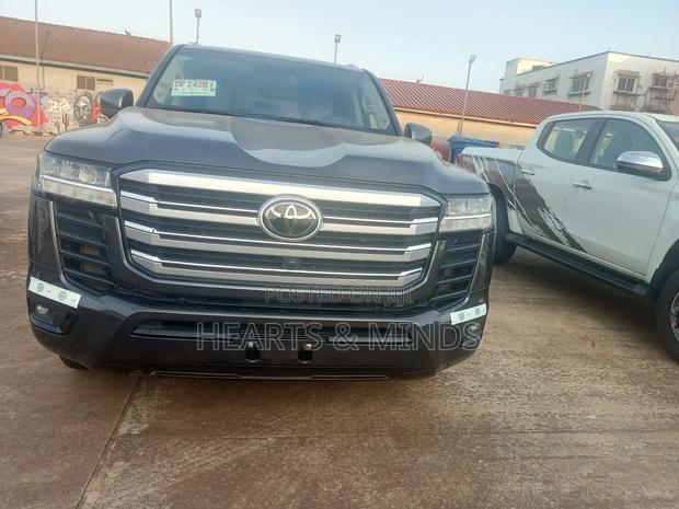 Toyota Land Cruiser 3.5 Petrol 4WD 2022 Gray photo 12