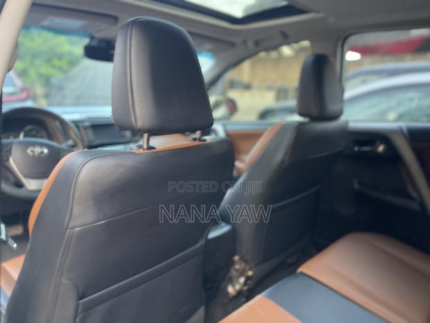 Toyota RAV4 Platinum 4dr SUV AWD (2.5L 4cyl 6A) 2018 White