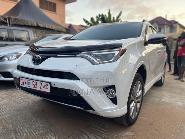 Toyota RAV4 Platinum 4dr SUV AWD (2.5L 4cyl 6A) 2018 White