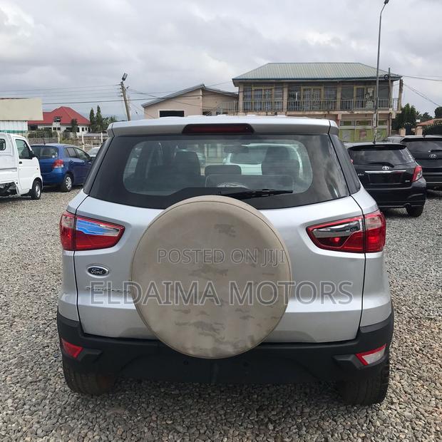 Ford Ecosport 2016 Silver photo 2