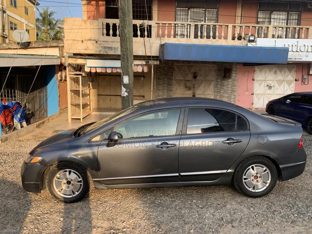 Honda Civic 2010 Gray photo 2