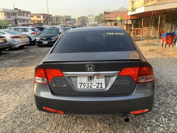 Honda Civic 2010 Gray photo 3