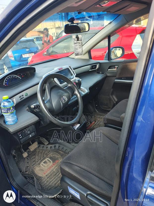 Honda Freed 2012 Blue photo 5
