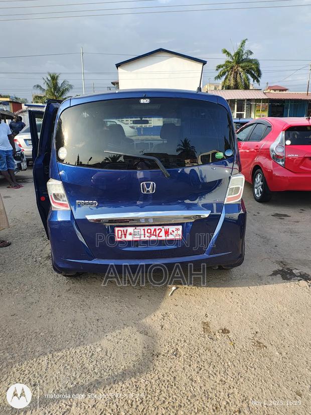 Honda Freed 2012 Blue photo 6