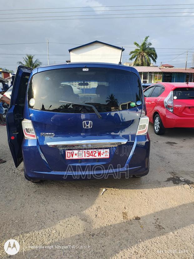 Honda Freed 2012 Blue photo 7