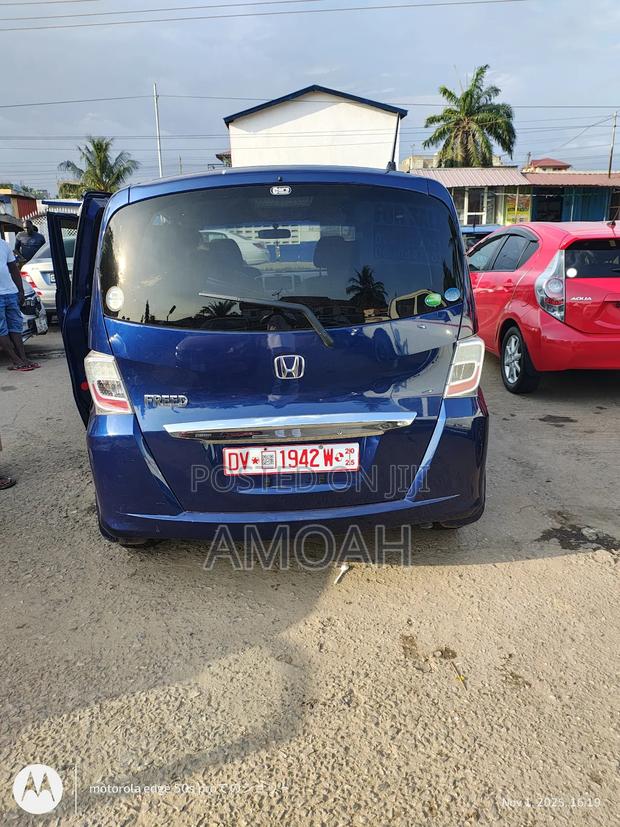 Honda Freed 2012 Blue photo 9