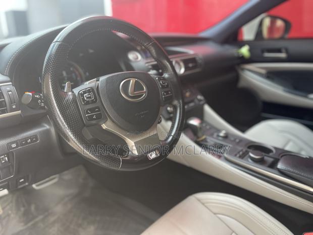 Lexus RC 200t RWD 2017 White