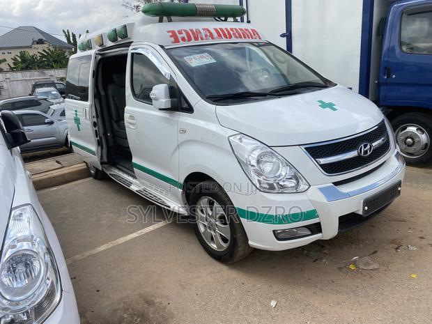 Hyundai Starex 2014 White