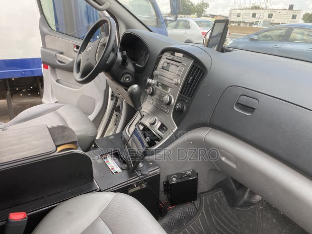 Hyundai Starex 2014 White