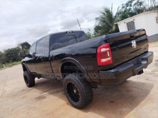 RAM Promaster 2500 2022 Black