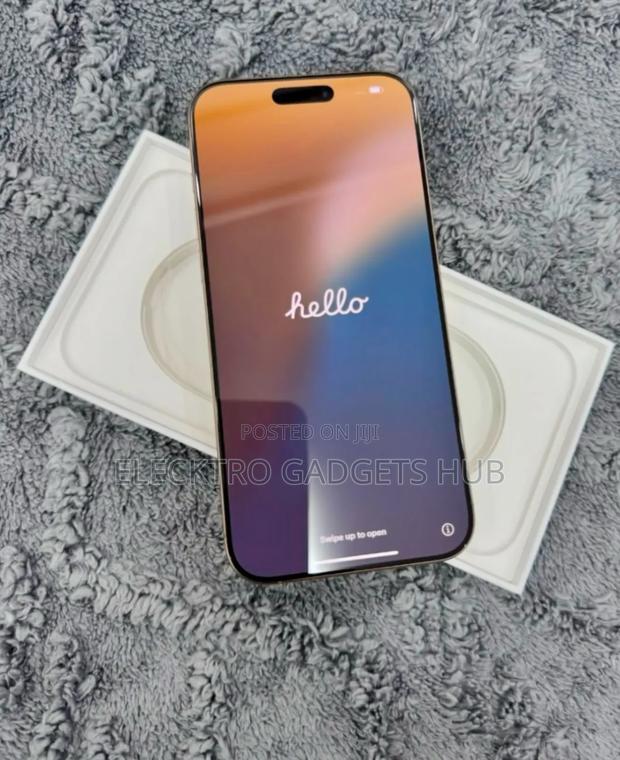 Apple iPhone 16 Pro Max 256 GB Gold photo 2