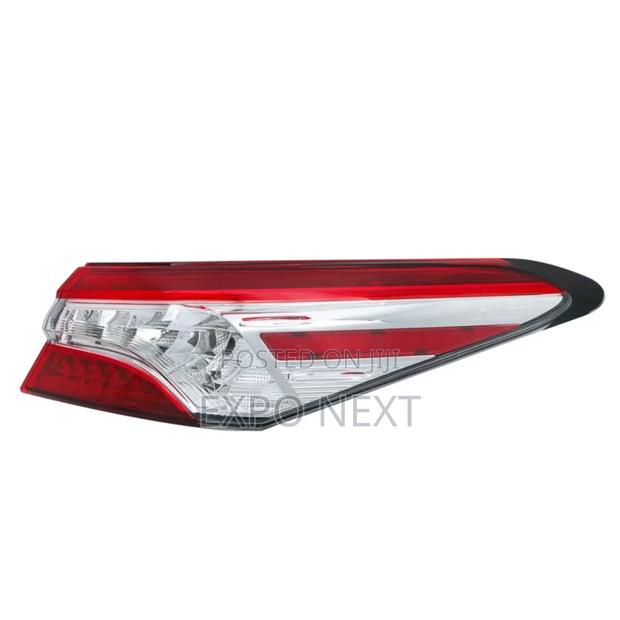 Toyota Camry 2018-2019 Taillight Pair photo 3