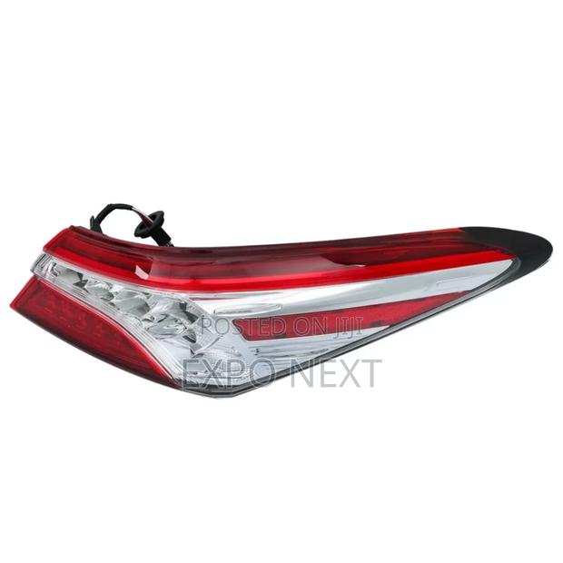 Toyota Camry 2018-2019 Taillight Pair photo 5