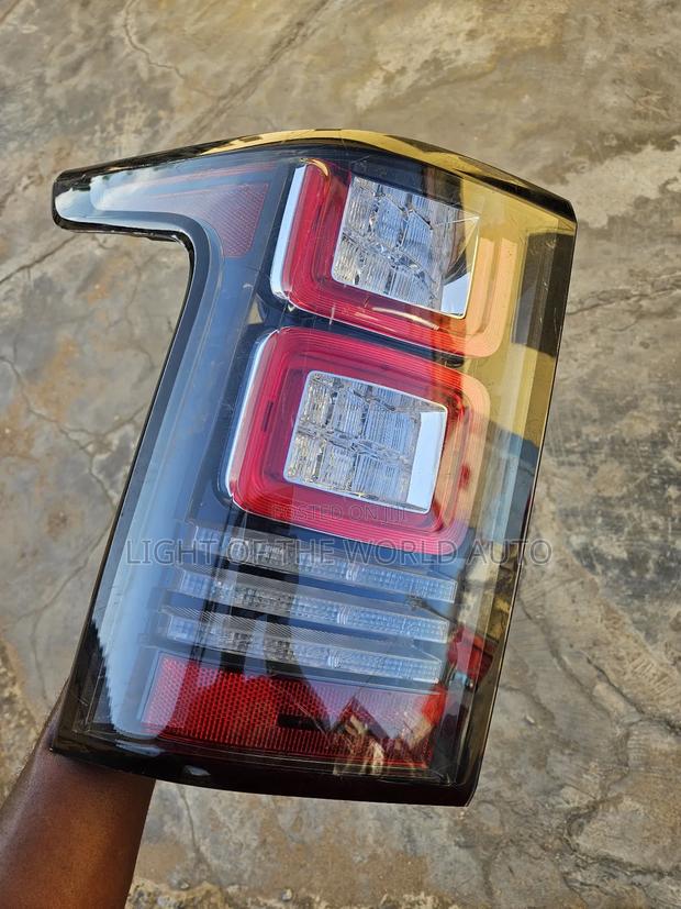Range Rover Vogue Taillight 2016 Left Side